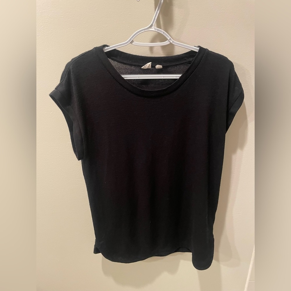 Gap Black top